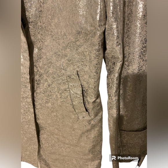 Isaac Mizrahi Silver Metallic Trench Coat - Size Small - Picture 8 of 15